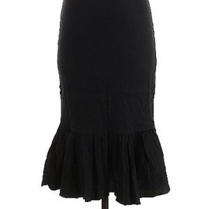 NICOLE MILLER ARTELIER size 2 ruffle bottom black  skirt in excellent condition